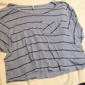 a black and gray stripped tee shirt